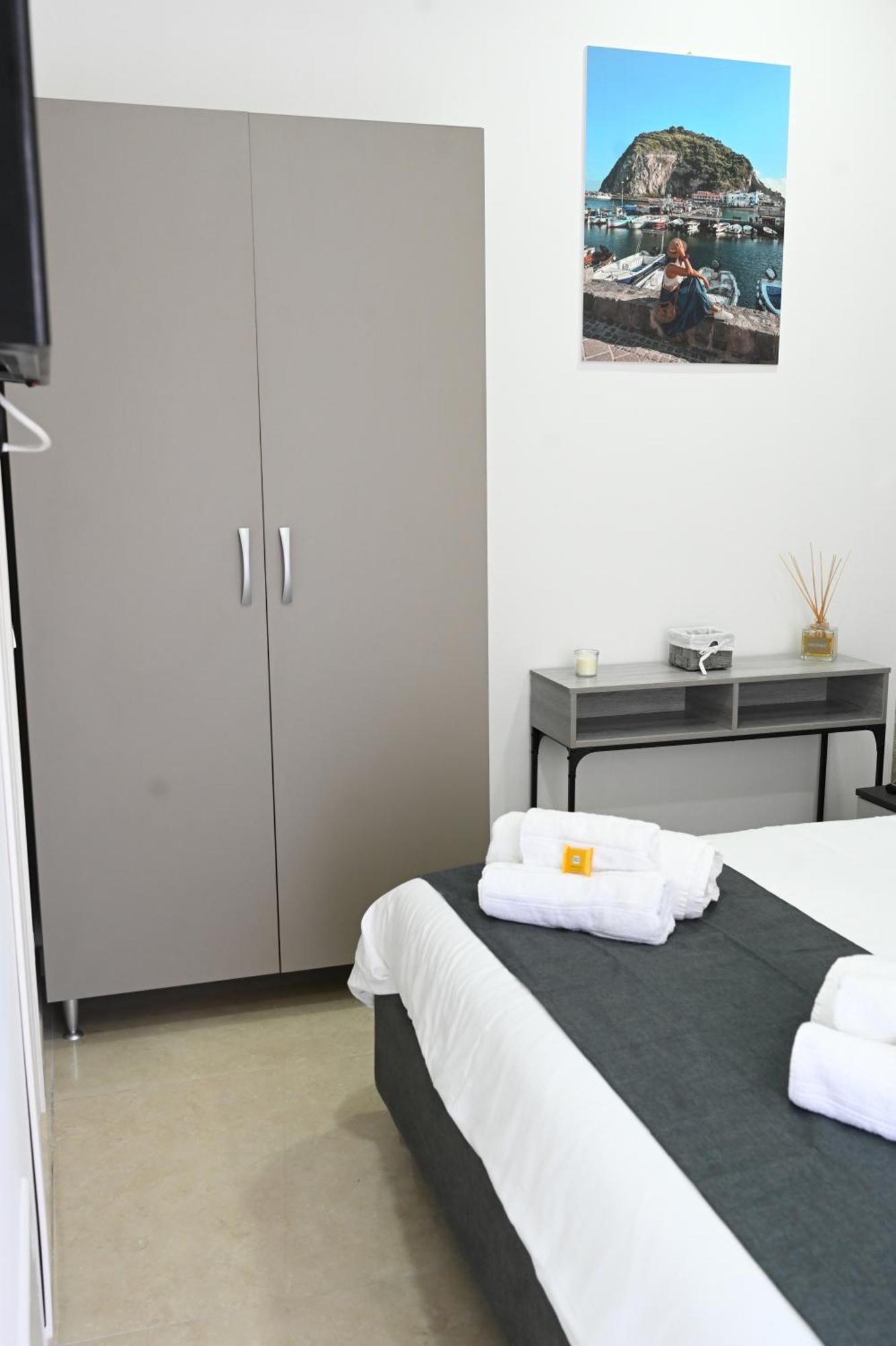 نابولي Solymar B&B المظهر الخارجي الصورة